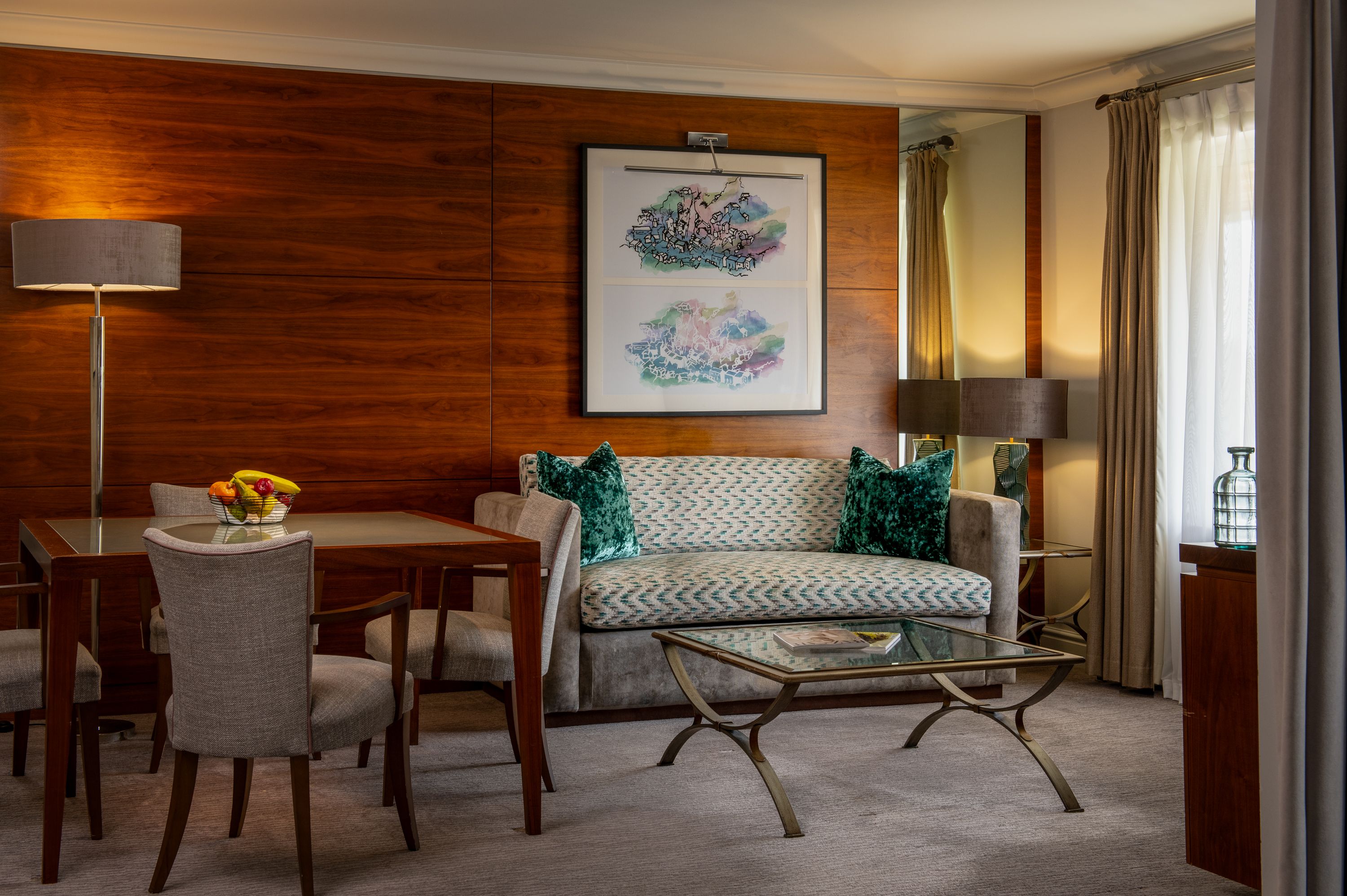 suite room with sofa and table